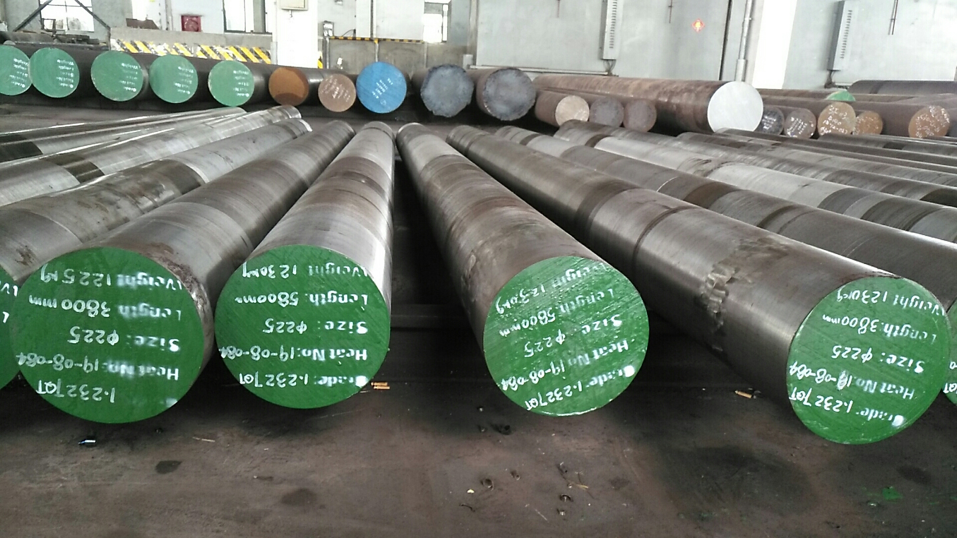 30mm~800mm Profile 35CrMo Carbon Steel Forged Round Bar Forged Steel Round Bar Tool Carbon Steel Bar