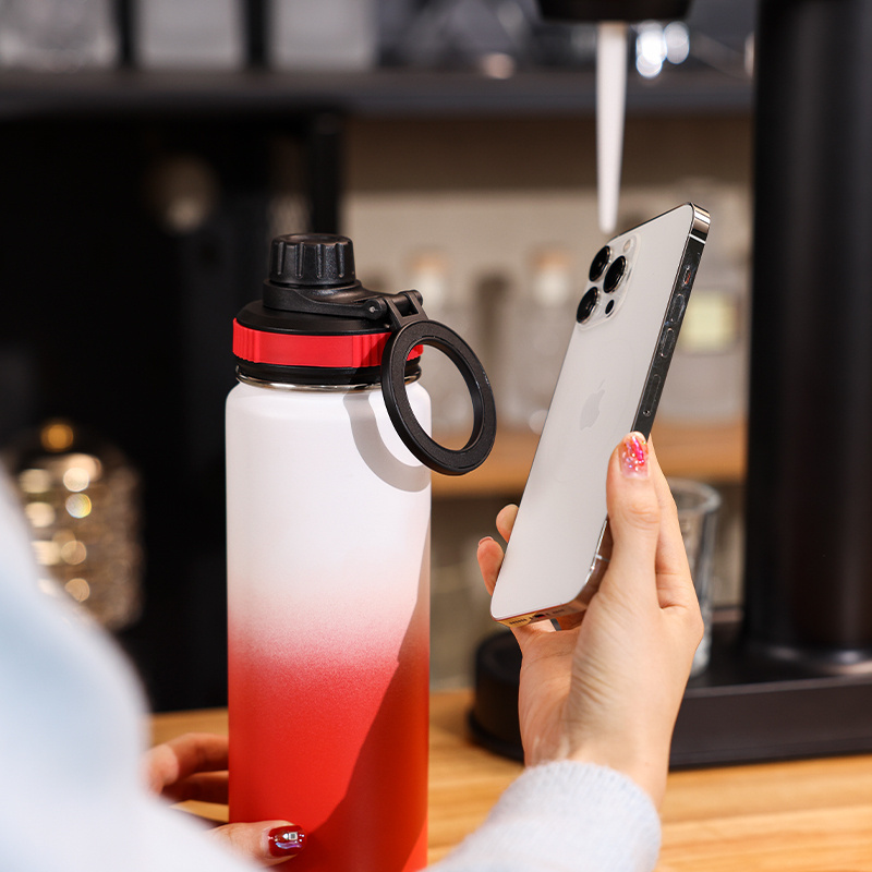 Wholesale Double Wall Vacuum Insulated 304 Stainless Steel Water Bottle with Magnetic Lid Cell Phone Holder