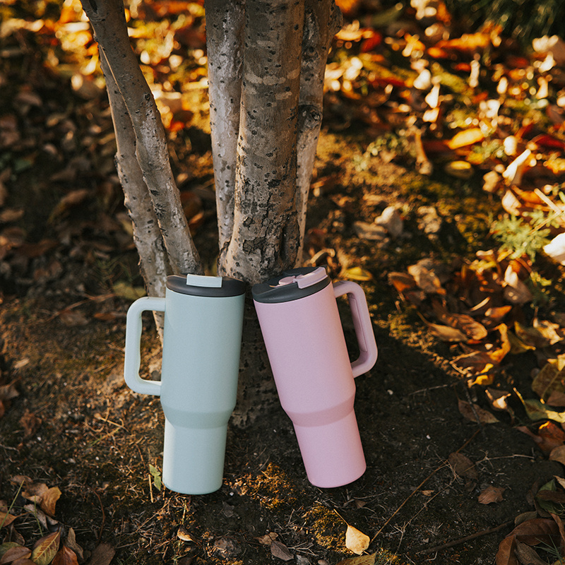 40 oz Stainless Steel Insulated Tumbler with Handle and Straw Lid, Maintains Cold Ice and Heat, Leak Resistant Tumbler