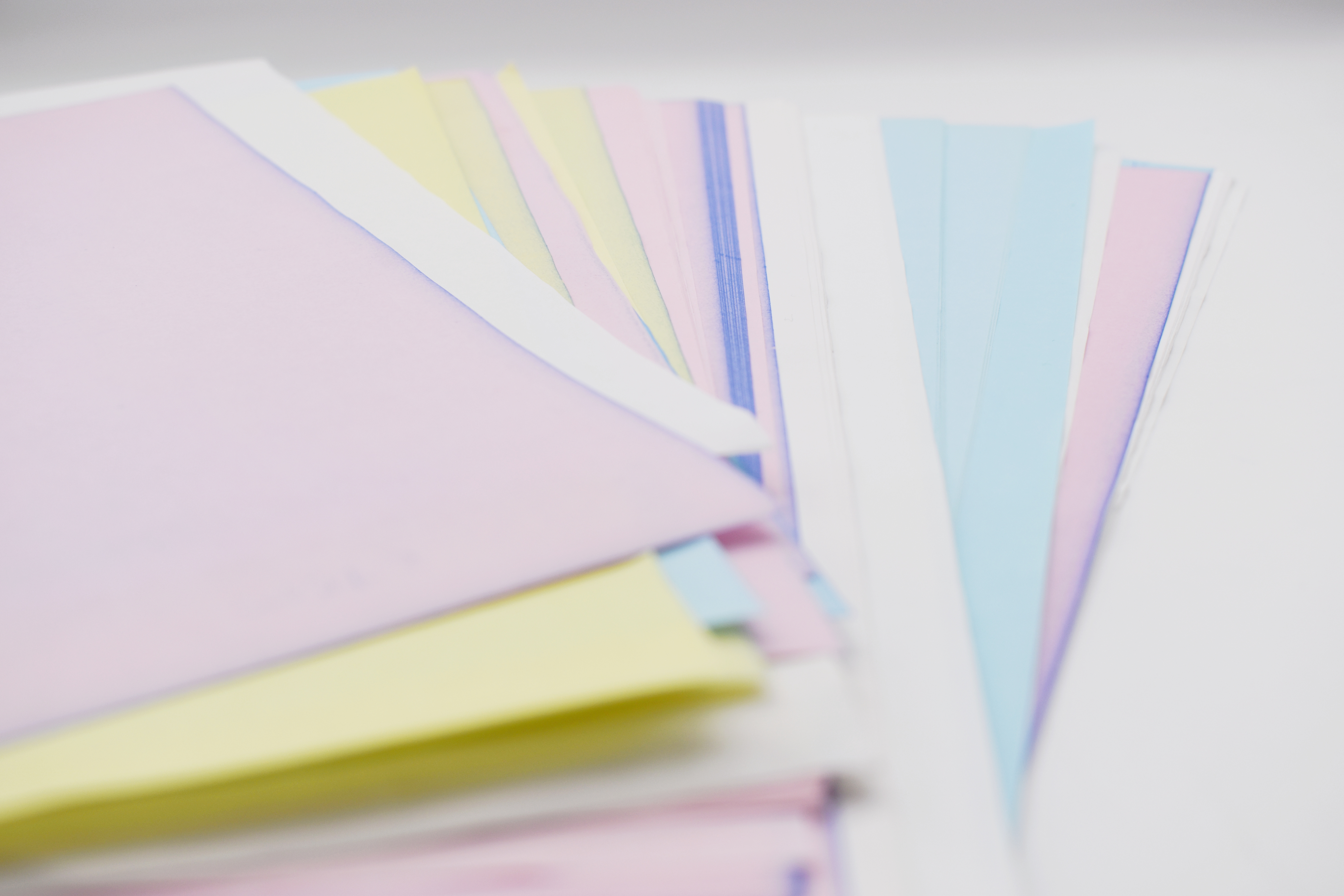 45gsm-120gsm high quality colourful NCR Carbonless Printer Paper For Tax Invoice Strong Ink Absorption