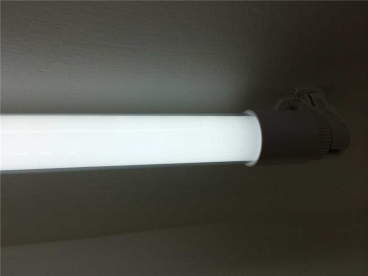 Everstar 4ft 2ft 5ft 100lm/w 120lm/w Factory Price 9W 18W G13 T8 Glass LED Tube Light Lamp 48 inch T8 led bulbs