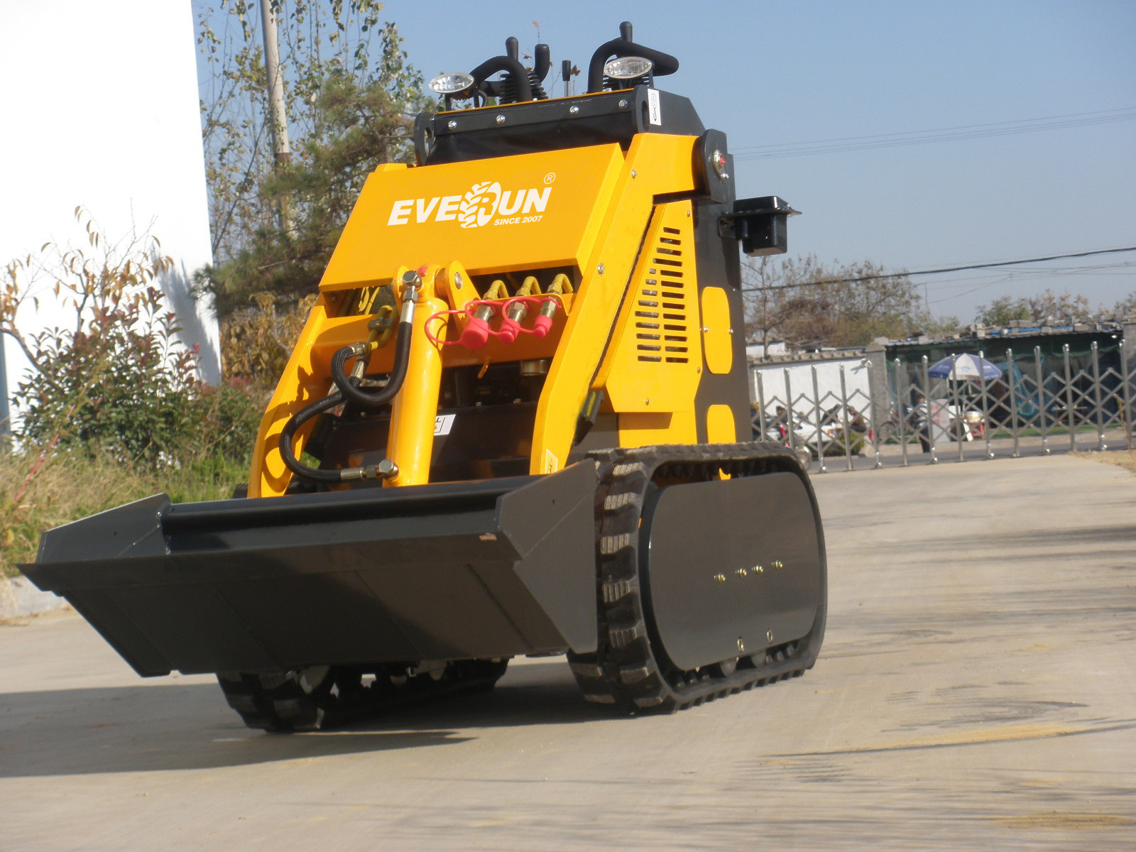 EVERUN CE ERS280 200kg epa construction machines small Chinese international mini skid steer loader with bucket mulcher