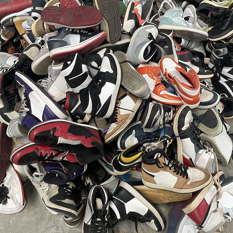 Wholesale bulk second hand shoes sepatu bekas sports shoes stock branded used shoes bales