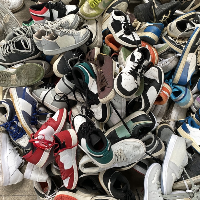 Wholesale bulk second hand shoes sepatu bekas sports shoes stock branded used shoes bales