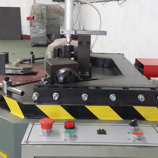 Aluminum window profile combining machine single head aluminum corner crimping machine/window and door making machine