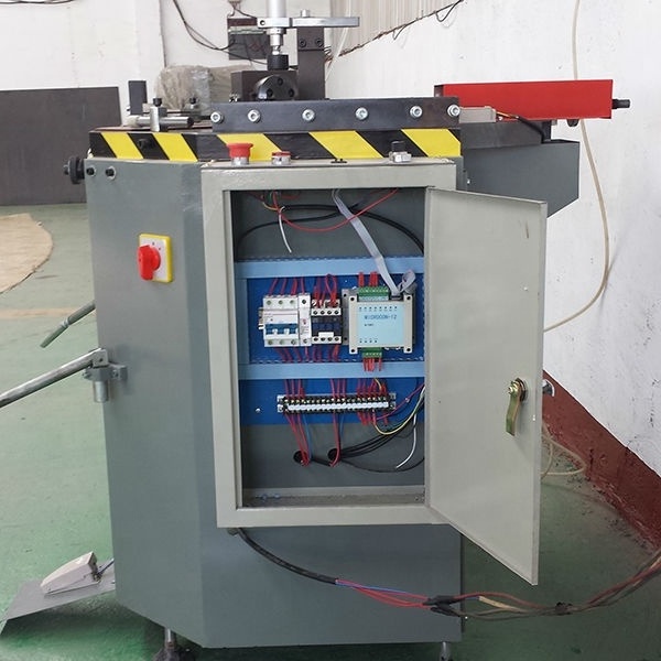 Best price Aluminium Windows Corner Crimping Machine and Aluminum Fabrication Equipment