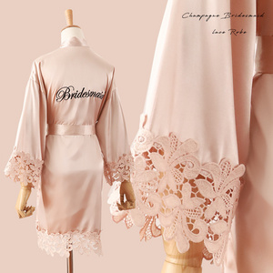 New Custom Logo Silk Pajamas High Quality Gifts Satin Sandals Lace Silk Robes Bridesmaid Brides Robes For Wedding