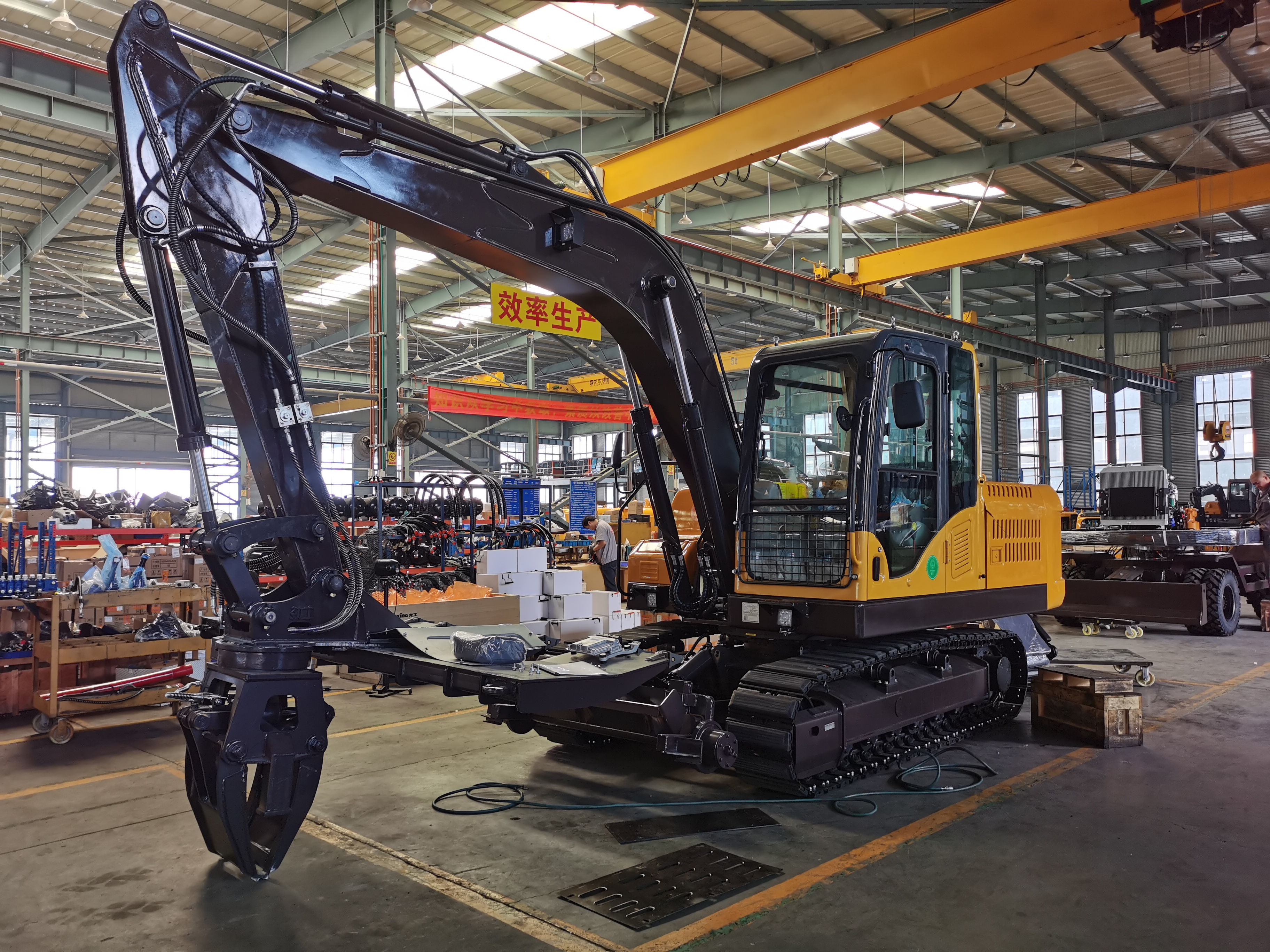 Road rail hydraulic sleeper changers excavator sleeper changing machine used for railway maintain