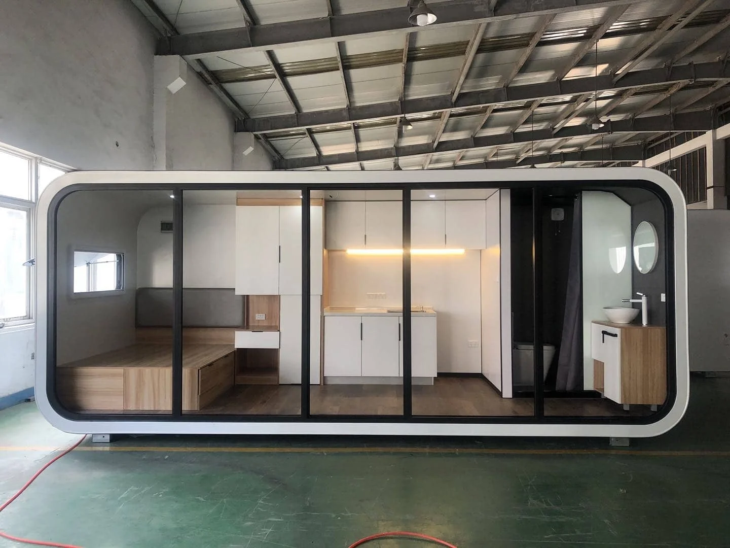 Outdoor Prefab Apple Cabin Living and Working Modular Design Office Pod Prefabricated Container House for Hotels