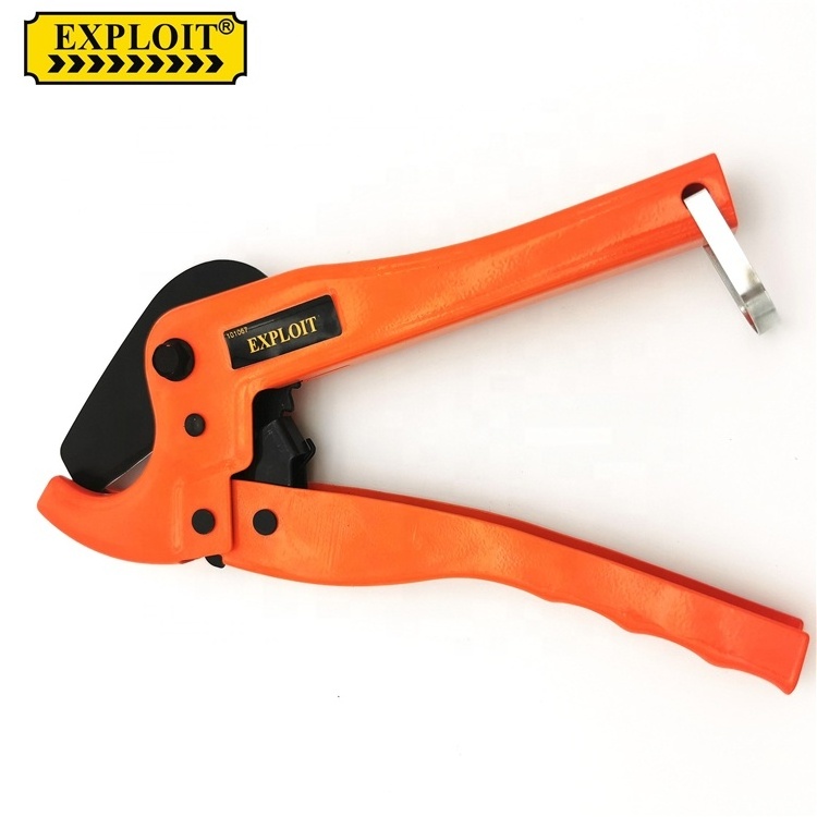 Factory price steel portable 42mm hand cutting  manual tube ratchet pipe cutter hdpe plastic ppr pvc water pipe cutter