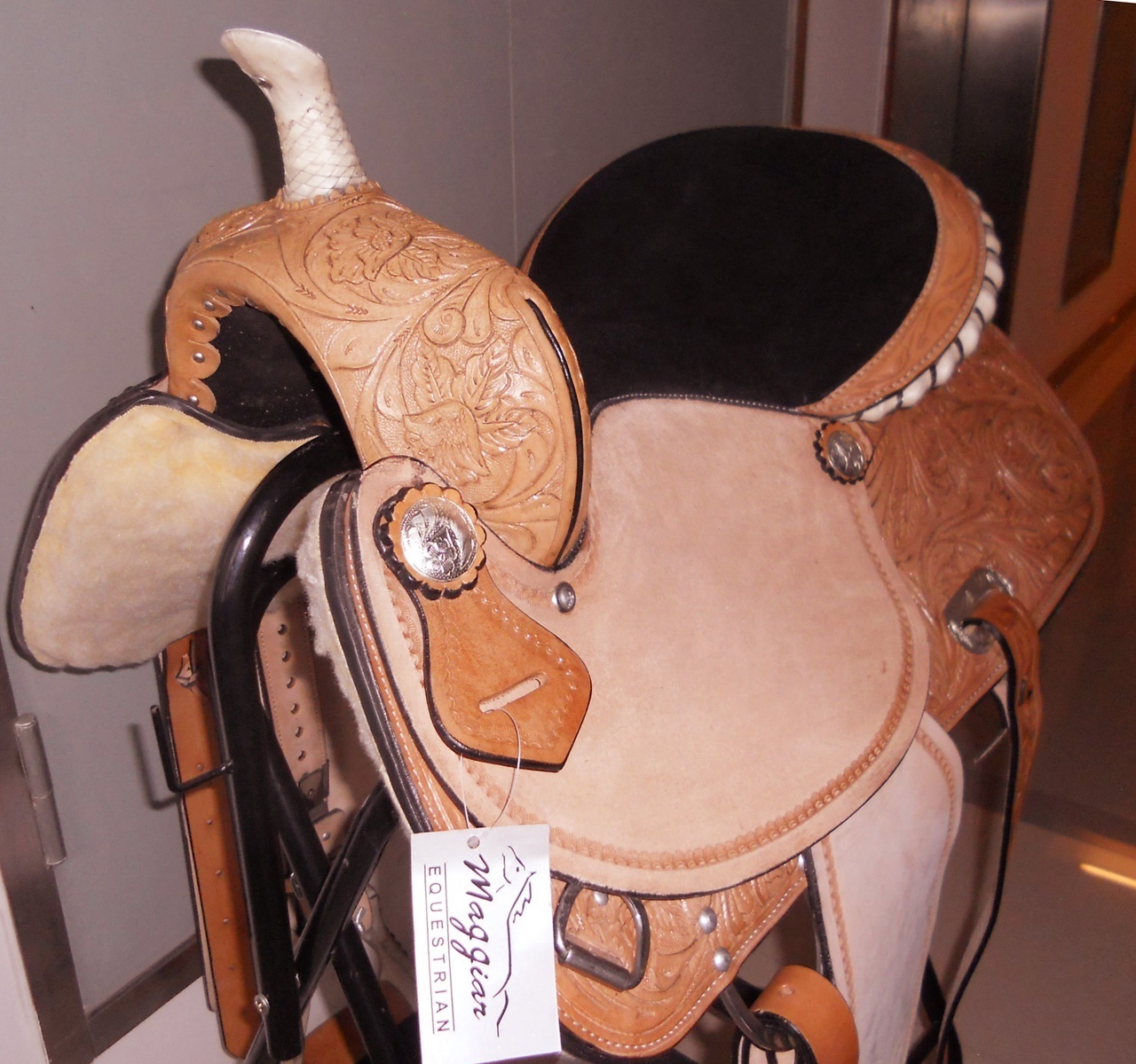 Top Selling Western saddle Barrel Horse Saddle Tack Equestrian set of Genuine Harness Leather western horse saddle