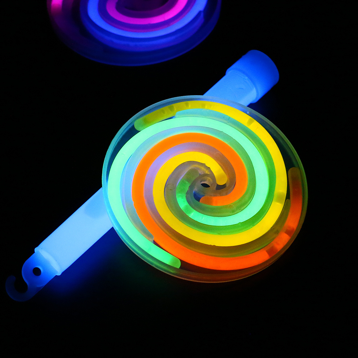 Long-lasting  Glowing time  eye-catching  Party Pack 100packed Glow Sticks lollipop For Kids Pool Swim Party