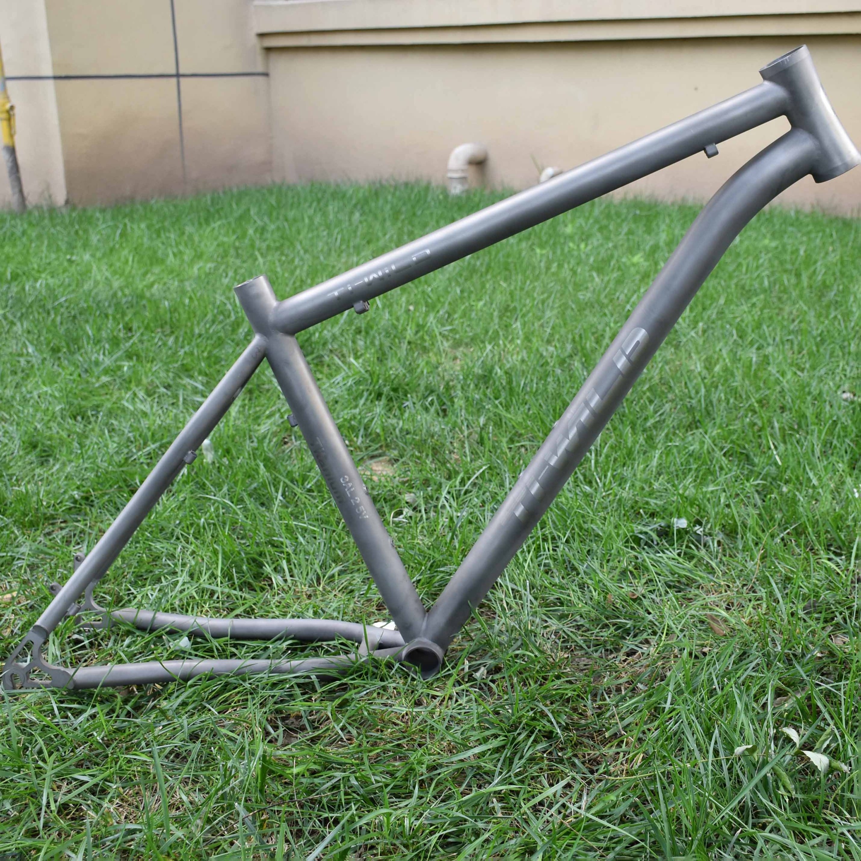 Bike Manufacturing vendor supply 3AL2.5V titanium mountain bike frame