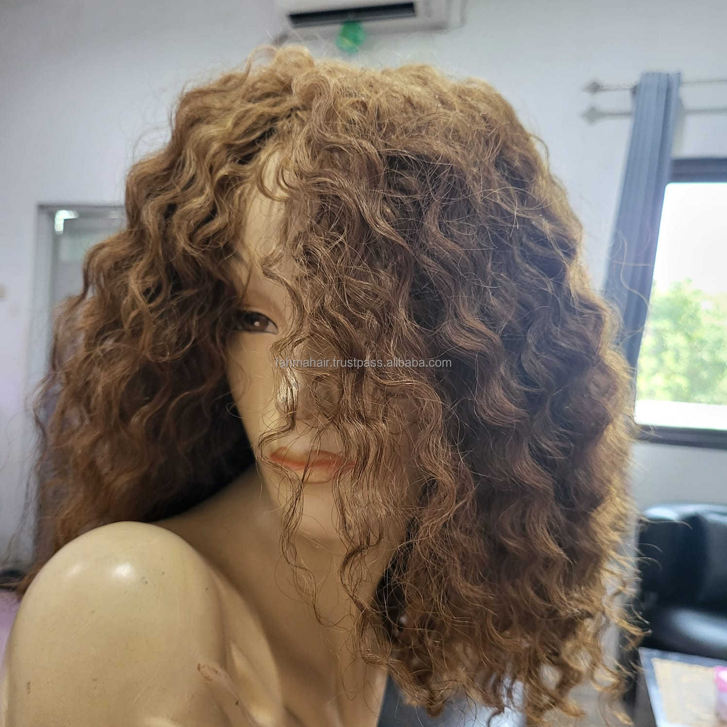 Virgin hair Indonesia Fahma Wholesale Colorful Curly Wigs Heat Resistant Synthetic Hair Replacement Curly Wigs with excellent qu