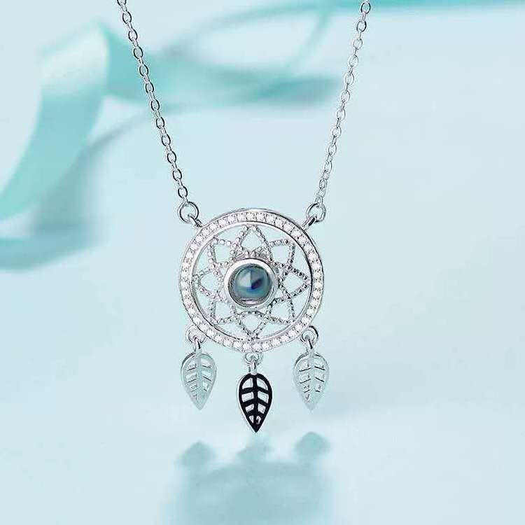 Trendy Silver Collarbone Chain Necklace with Dreamcatcher Projection 100 Languages 'I Love You' for Valentine's Day Gift