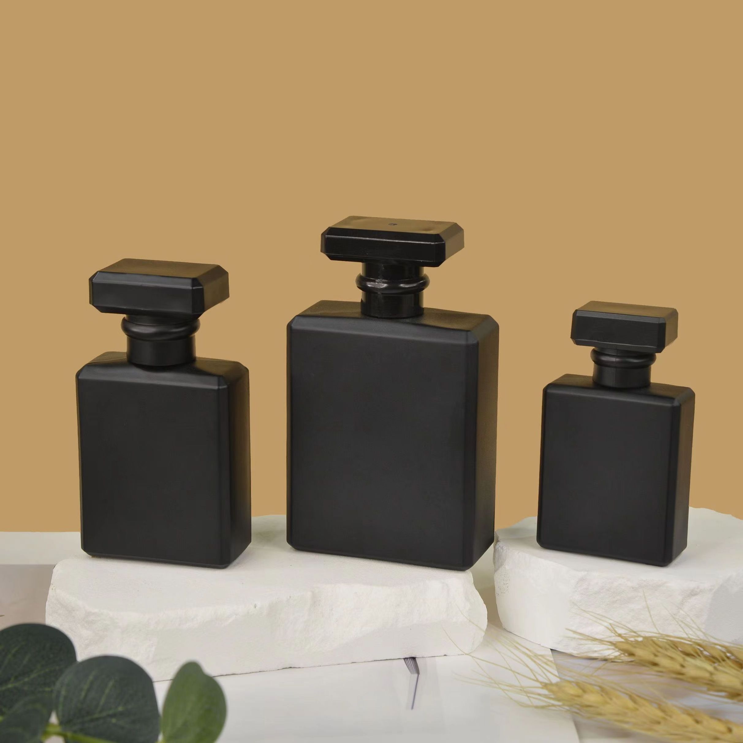 Cool black perfume bottle with box packaging,perfume bottle box and label,perfume bottle with packaging box spray bottle