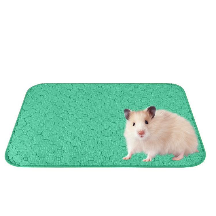 Famicheer BSCI guinea dad quality guinea pig cage fabric washable liner washable pee pads for guinea pigs