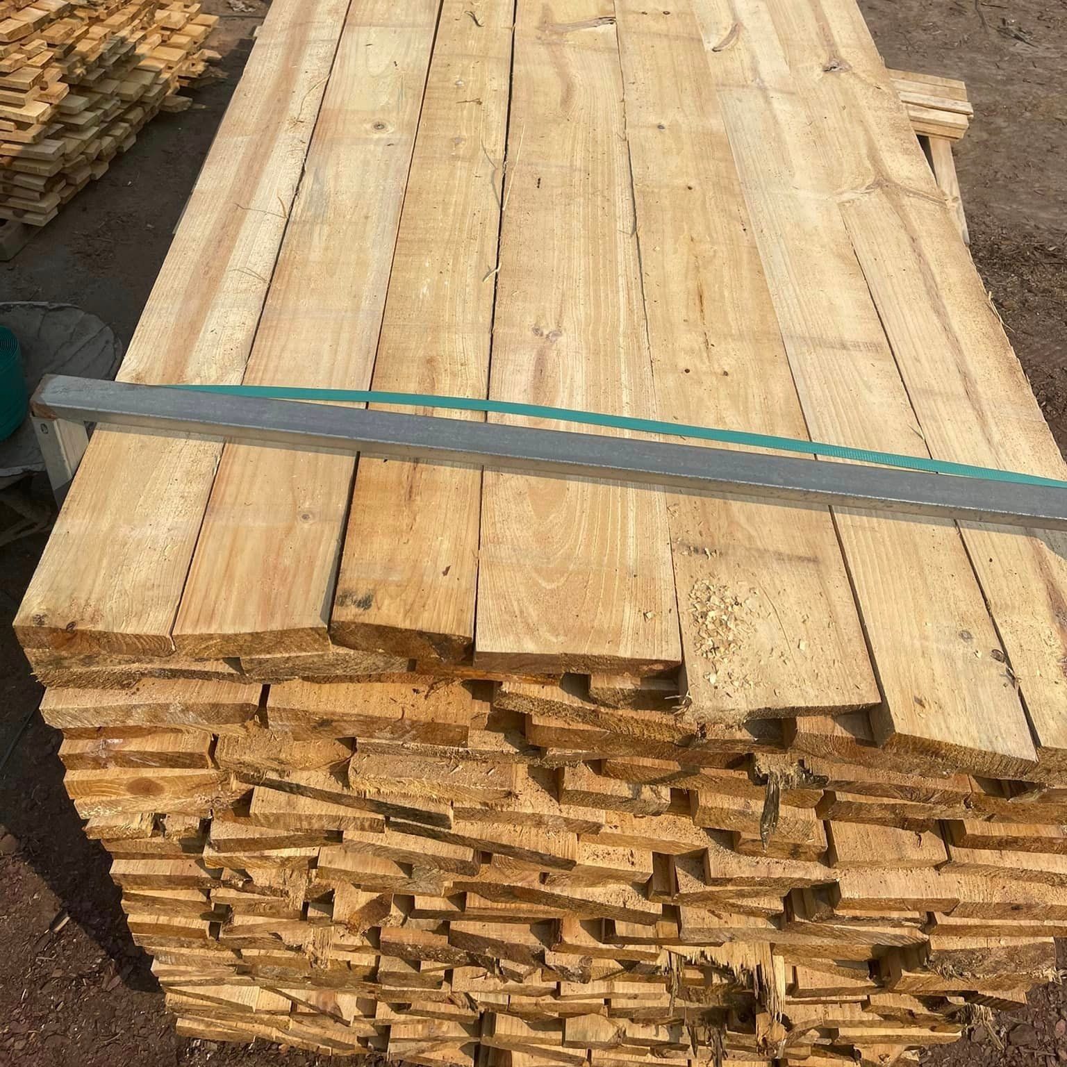 Lowest Price Vietnam Pine Wood Timber Lumber For Wholesale Indoor Outdoor Wood