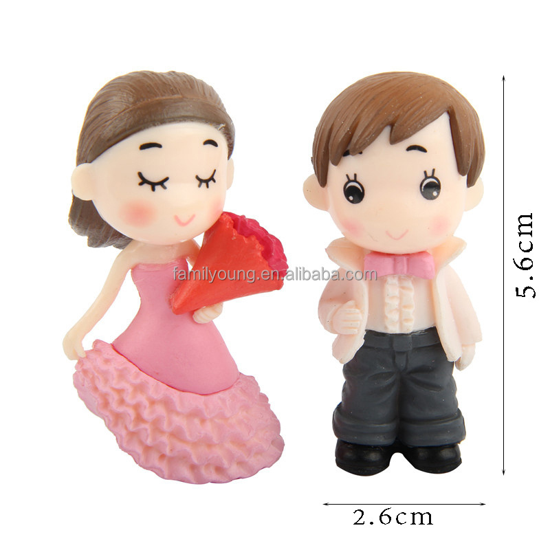 2Pcs Sweet Lover Couple Figurine Miniatures Fairy Garden Gnome Moss Terrariums Resin Crafts Wedding Decoration Micro Landscape