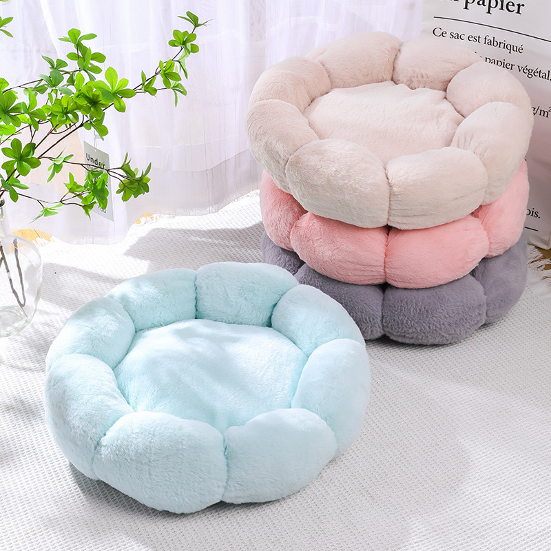 Cat Beds for Indoor Cats,  Fluffy Flower Cat Bed Machine Washable Non-Skid, Anti Anxiety Small Dog Beds