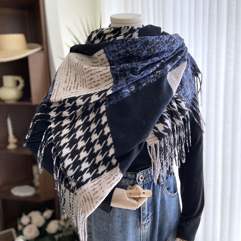 High quality customized flannel check acrylic cashmere black and white knitted classical plaid lattice scarf shawls