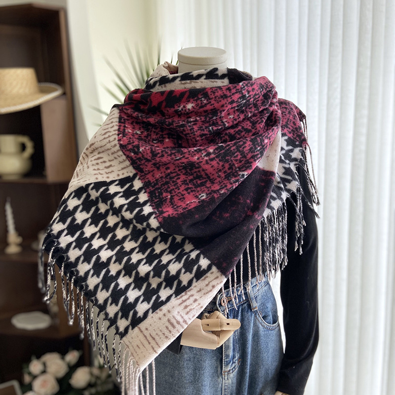 High quality customized flannel check acrylic cashmere black and white knitted classical plaid lattice scarf shawls