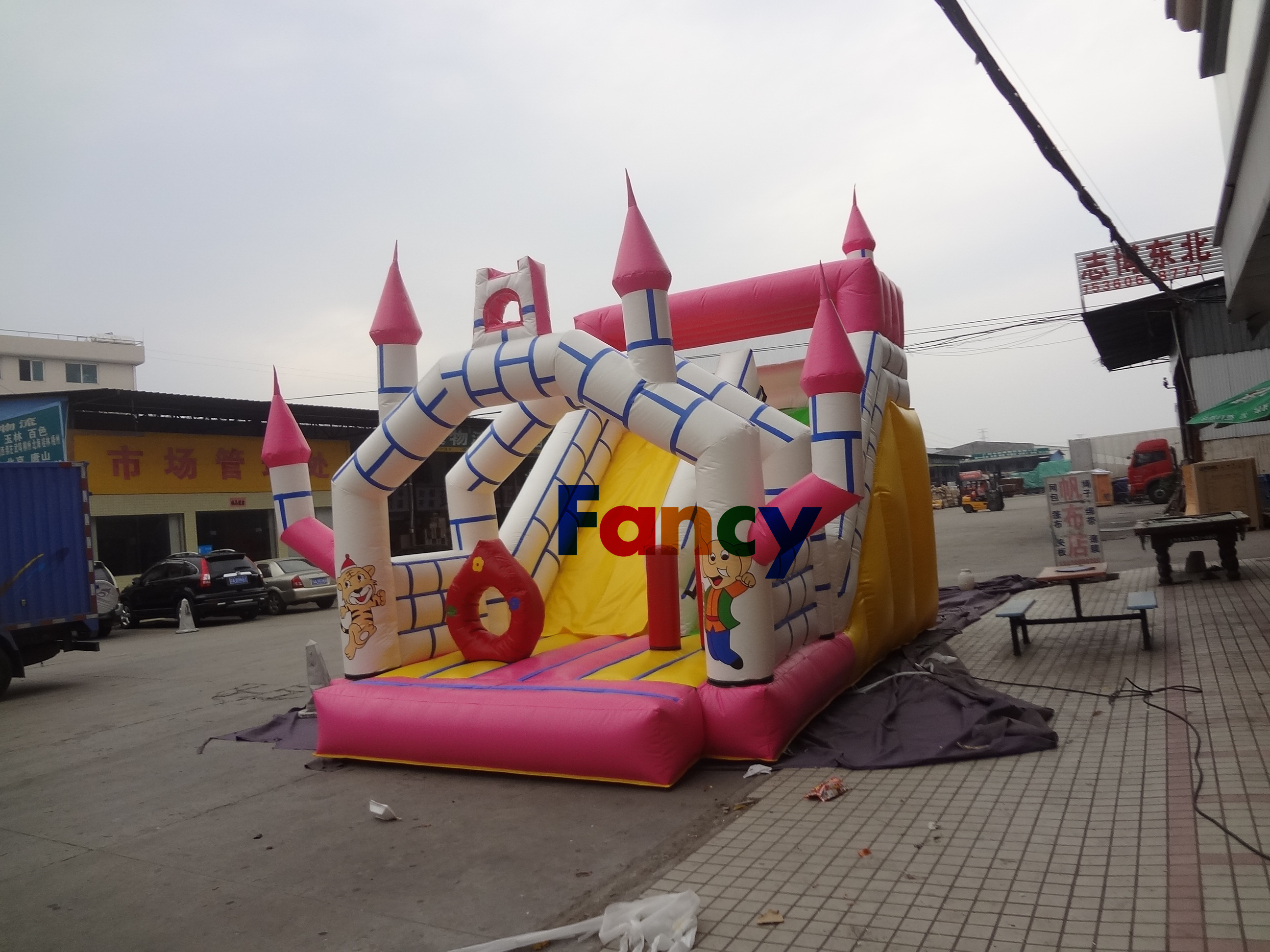 2024 commercial grade bouncy castle pub/inflatable bouncers for sales