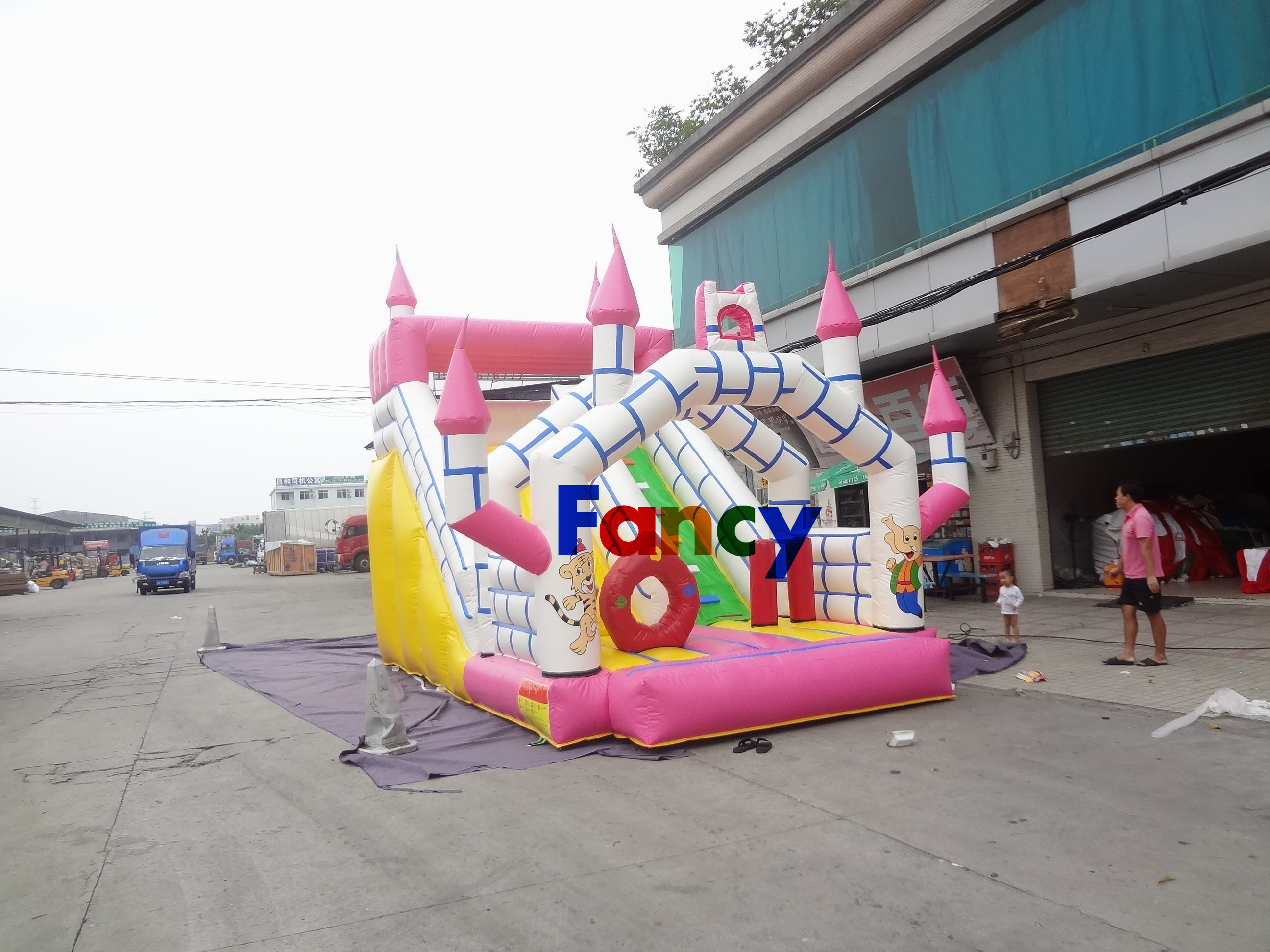 2024 bouncy castle suppliers/giant inflatable bouncer/small size bouncer slide