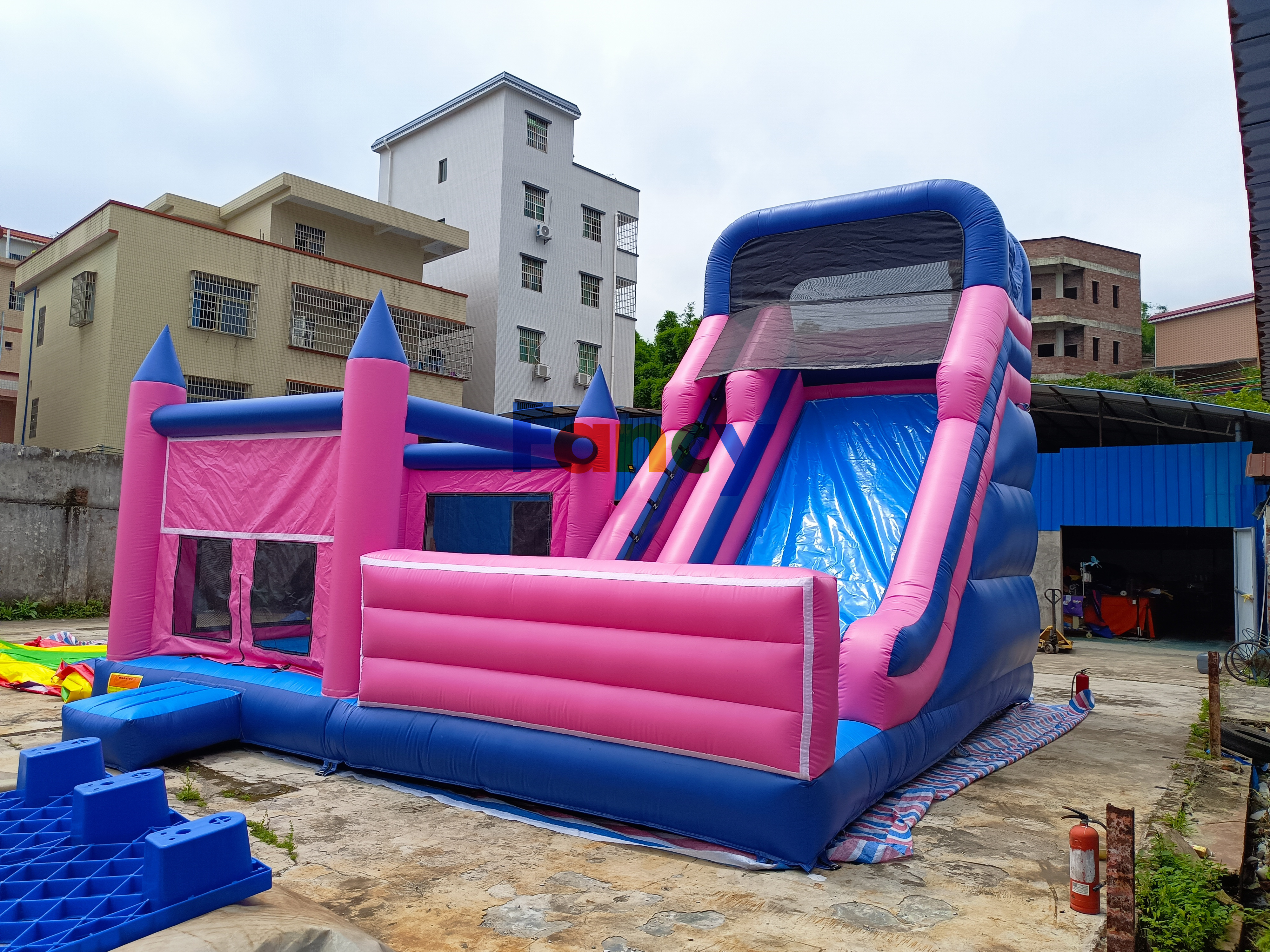 amazing price jumping castle for kids commercial/spiderman jumping castle/used inflatable bouncers sale