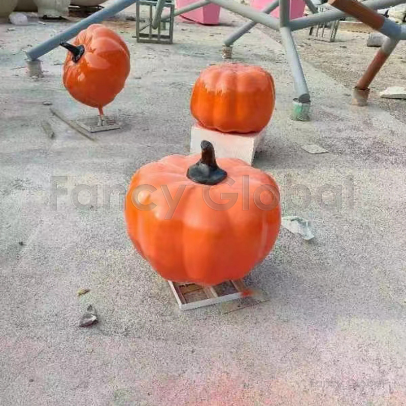 Customized New Design FRP Fruit Vegetable Sculpture Fiberglass Pumpkin Resin Statue For Outdoor Garden Decoration