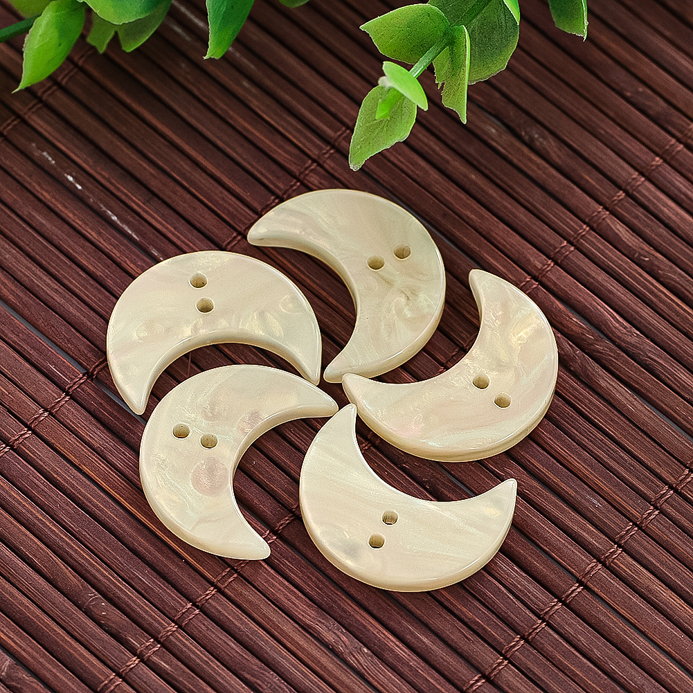 Natural seashell shells carved Moon Shape button with two holes garment accessories clothes decoration shirt button shell button