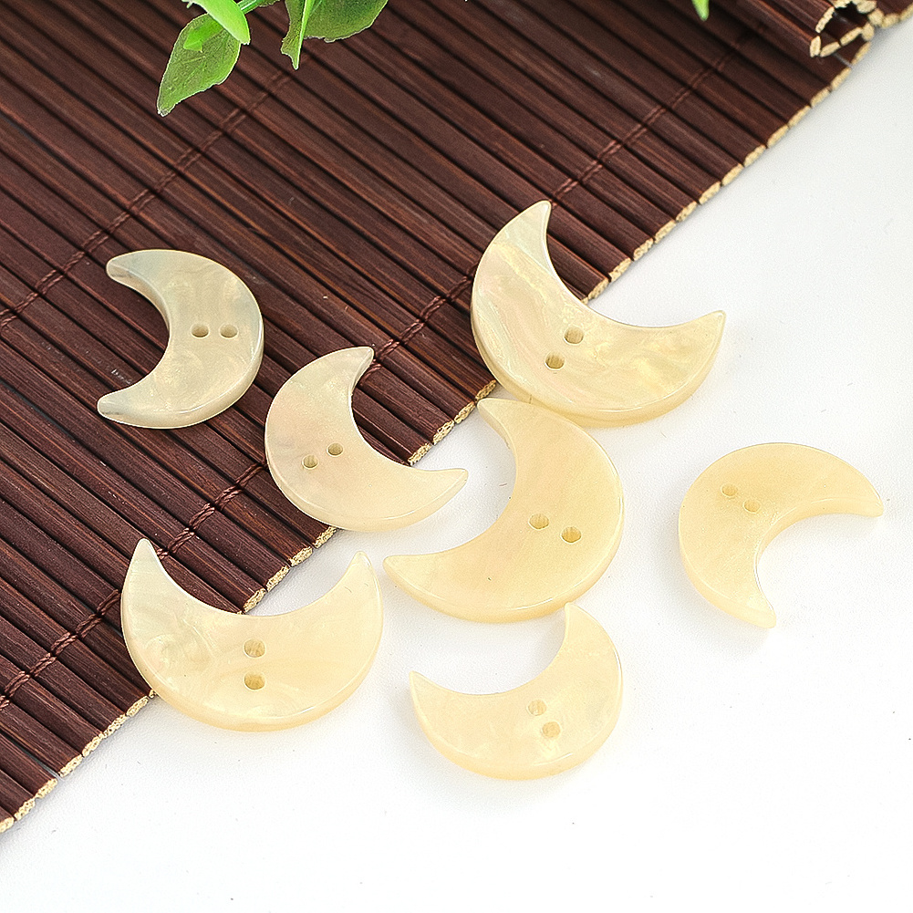 Natural seashell shells carved Moon Shape button with two holes garment accessories clothes decoration shirt button shell button