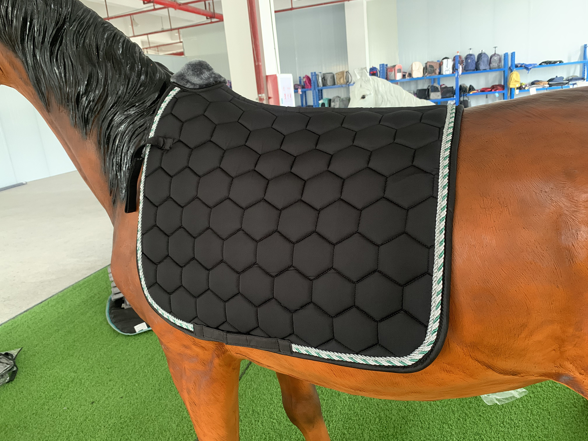 Factory Wholesale And Retail New Design Equestrian Racing Saddle Cloth Custom Dressage Saddle Pads With Cotton Filling