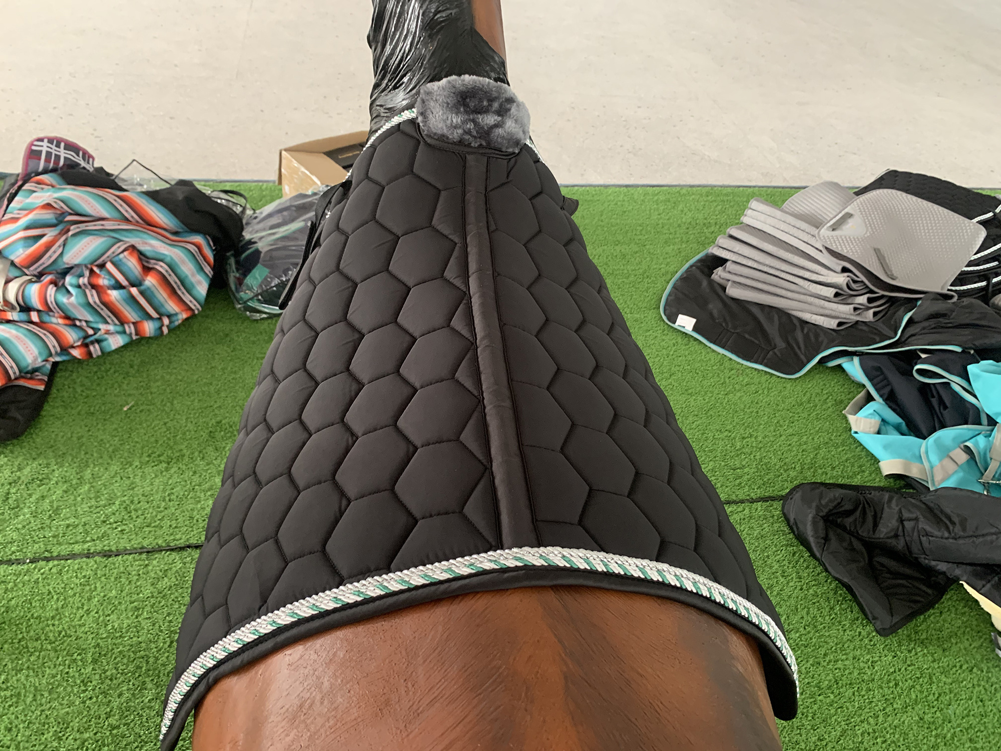 Factory Wholesale And Retail New Design Equestrian Racing Saddle Cloth Custom Dressage Saddle Pads With Cotton Filling