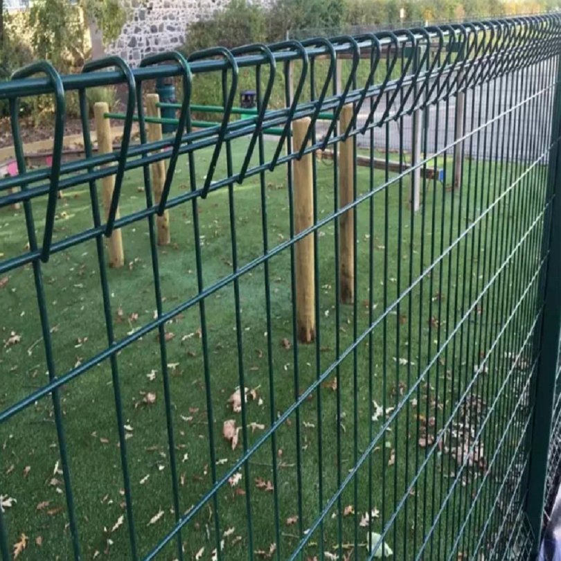 China suppliers galvanized roll top fence panels brc fence welded wire mesh roll top fence