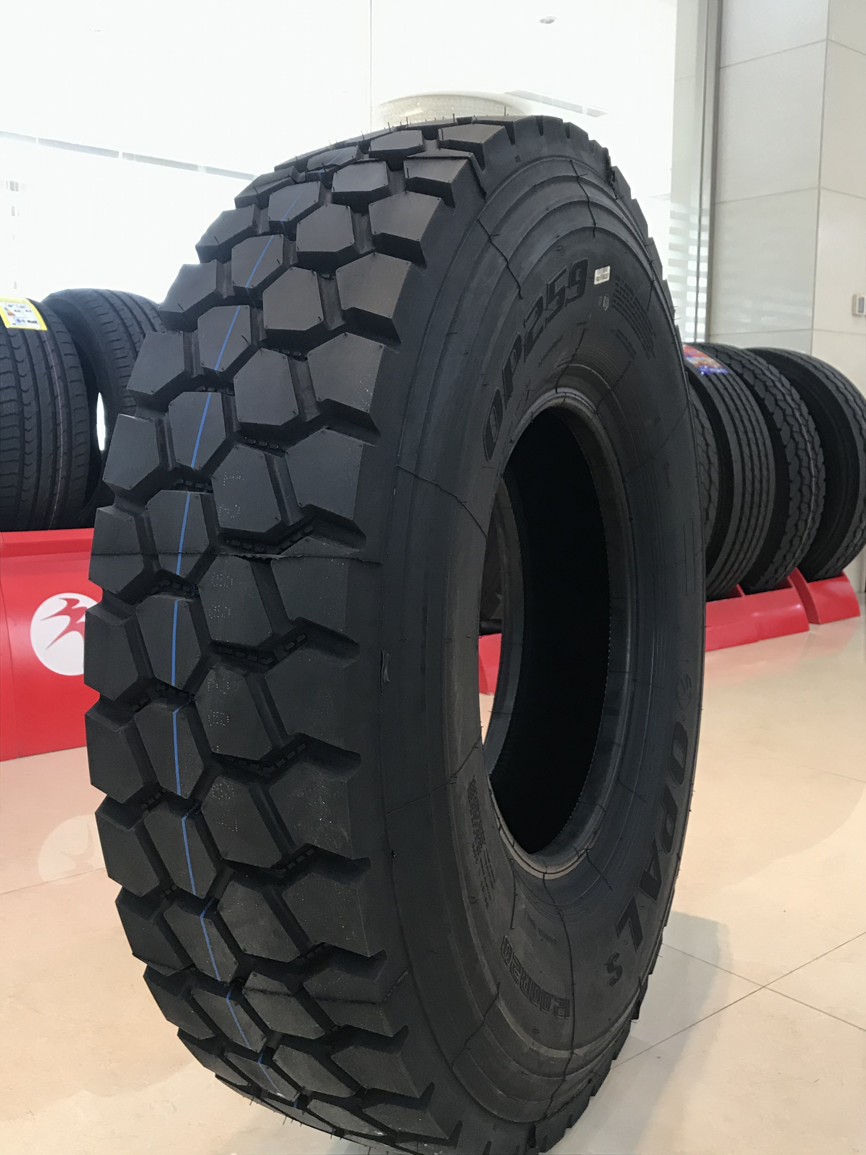 Maxxis Super quality  truck and bus  tyre ( TBR TIRE) 12.00R20  Opals. Glede .Naaats brand