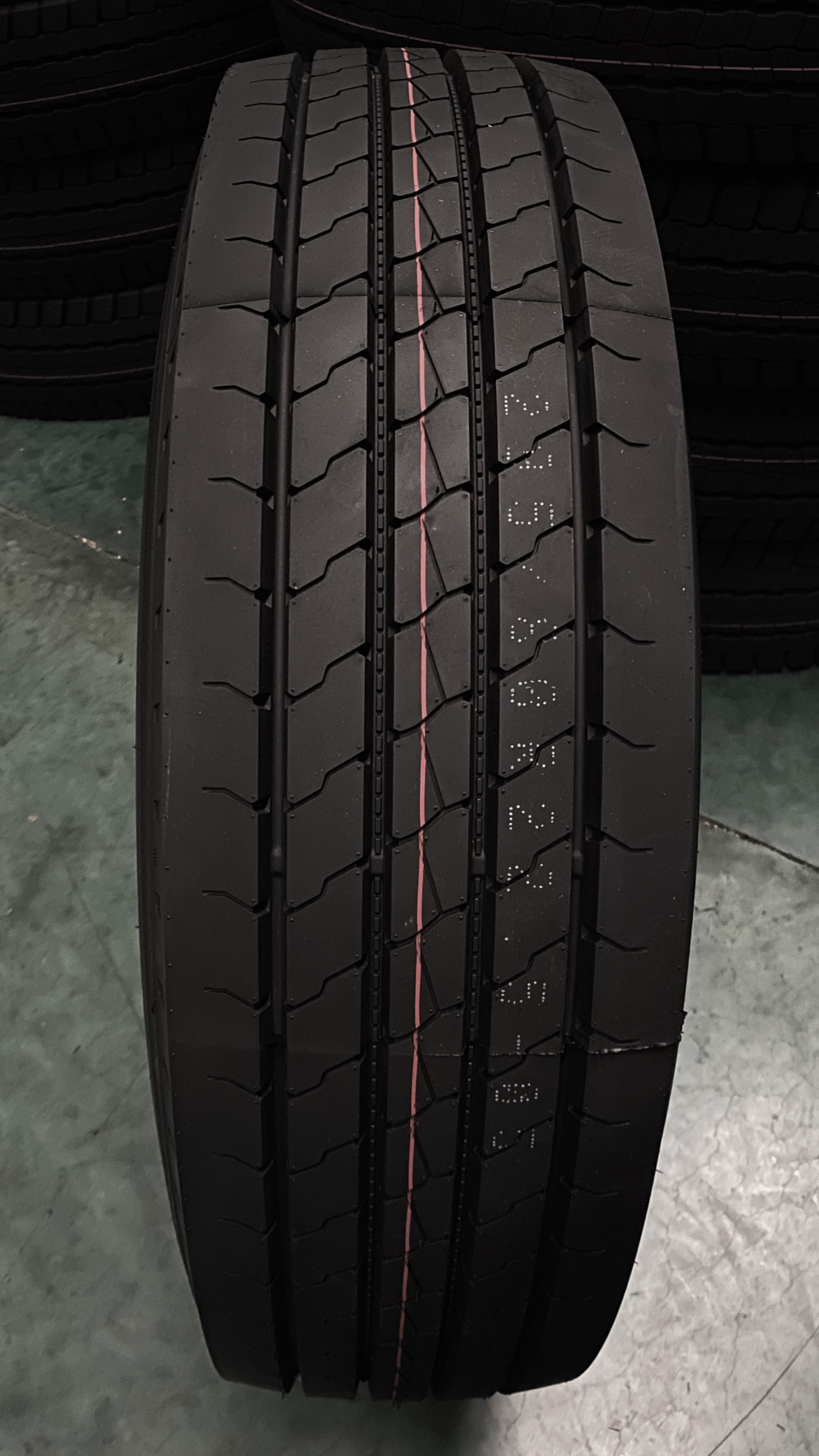 Jinyu brand quality  truck tyre ( TBR TIRE)215/75R17.5-18PR opals. .Naaats brand popular in Malaysia  market