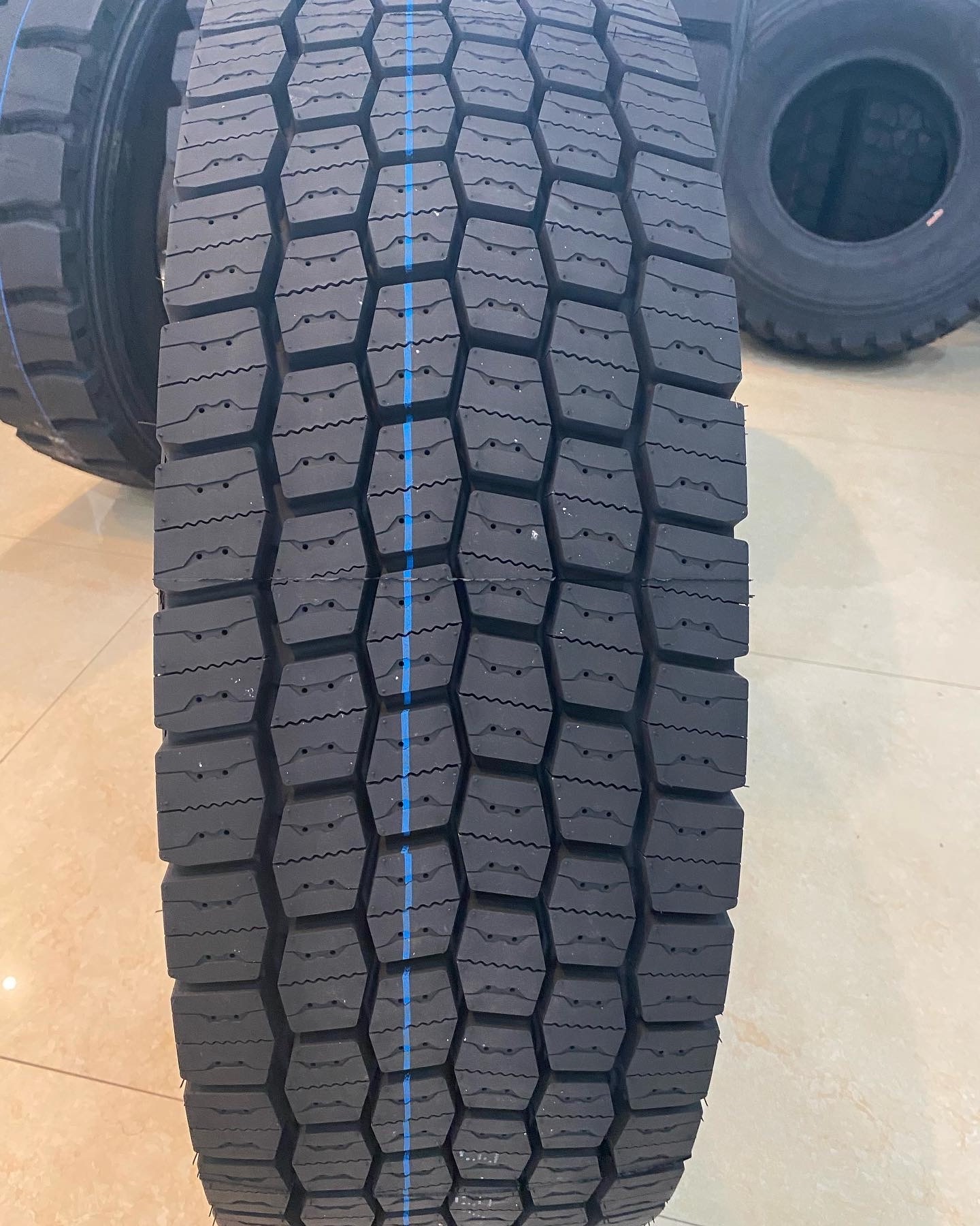 Jinyu brand quality  truck tyre ( TBR TIRE)215/75R17.5-18PR opals. .Naaats brand popular in Malaysia  market