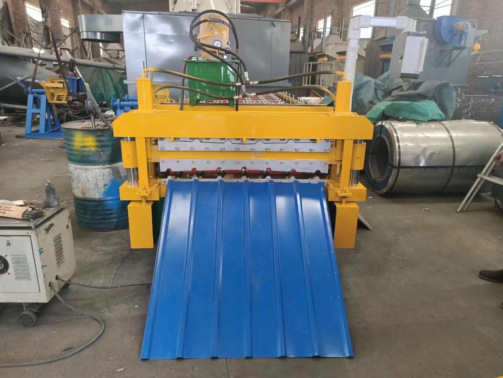 840/900 Roof and Wall Panel Roll Forming Corrugated Roof Sheet Making Machine English Metal Japanese Roof Machine 2-45m M/min