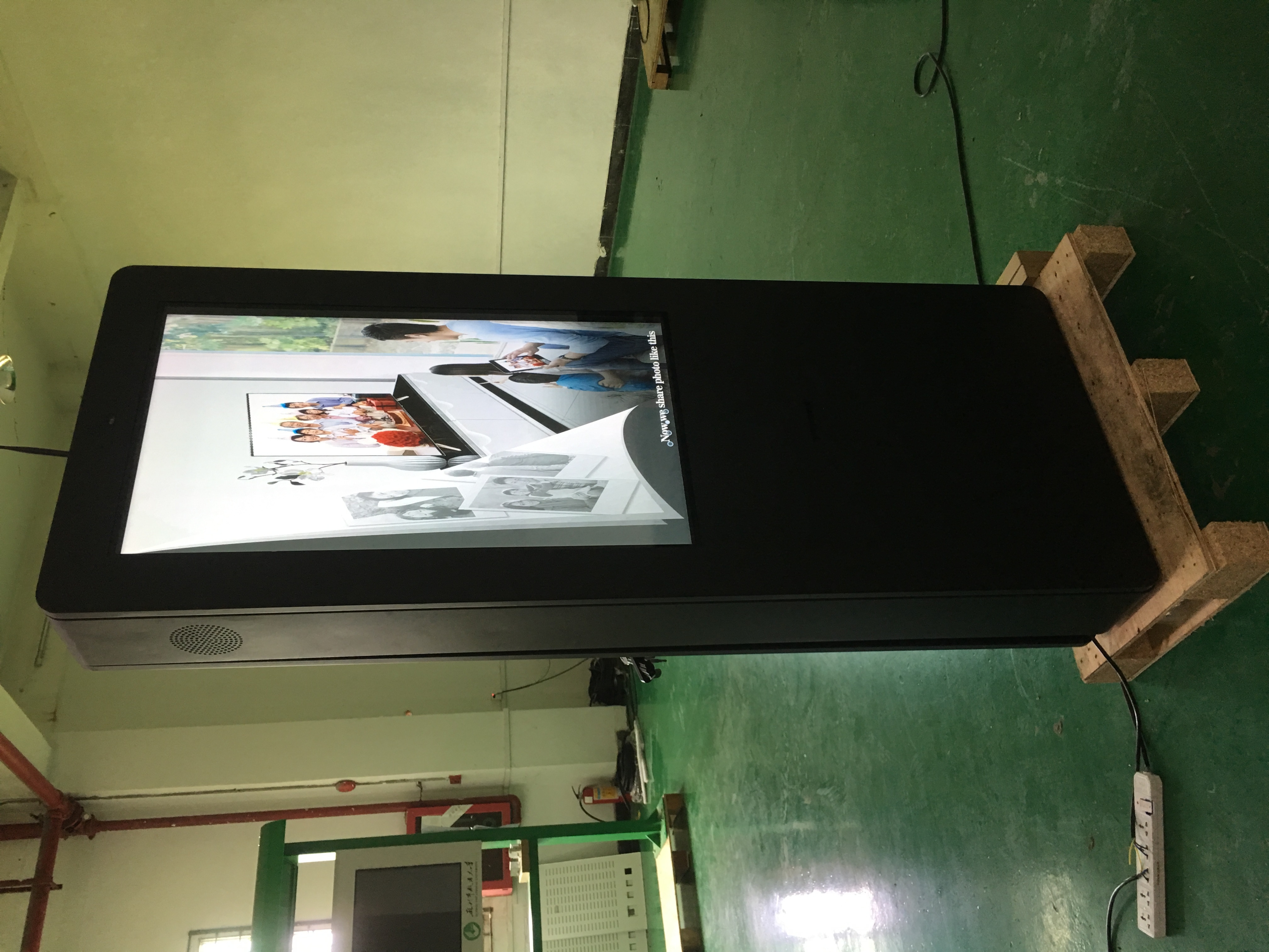 65 inch  Lcd Advertising Display Touch Interactive Screens Ad Kiosk Stand Alone Digital Advertising Machine