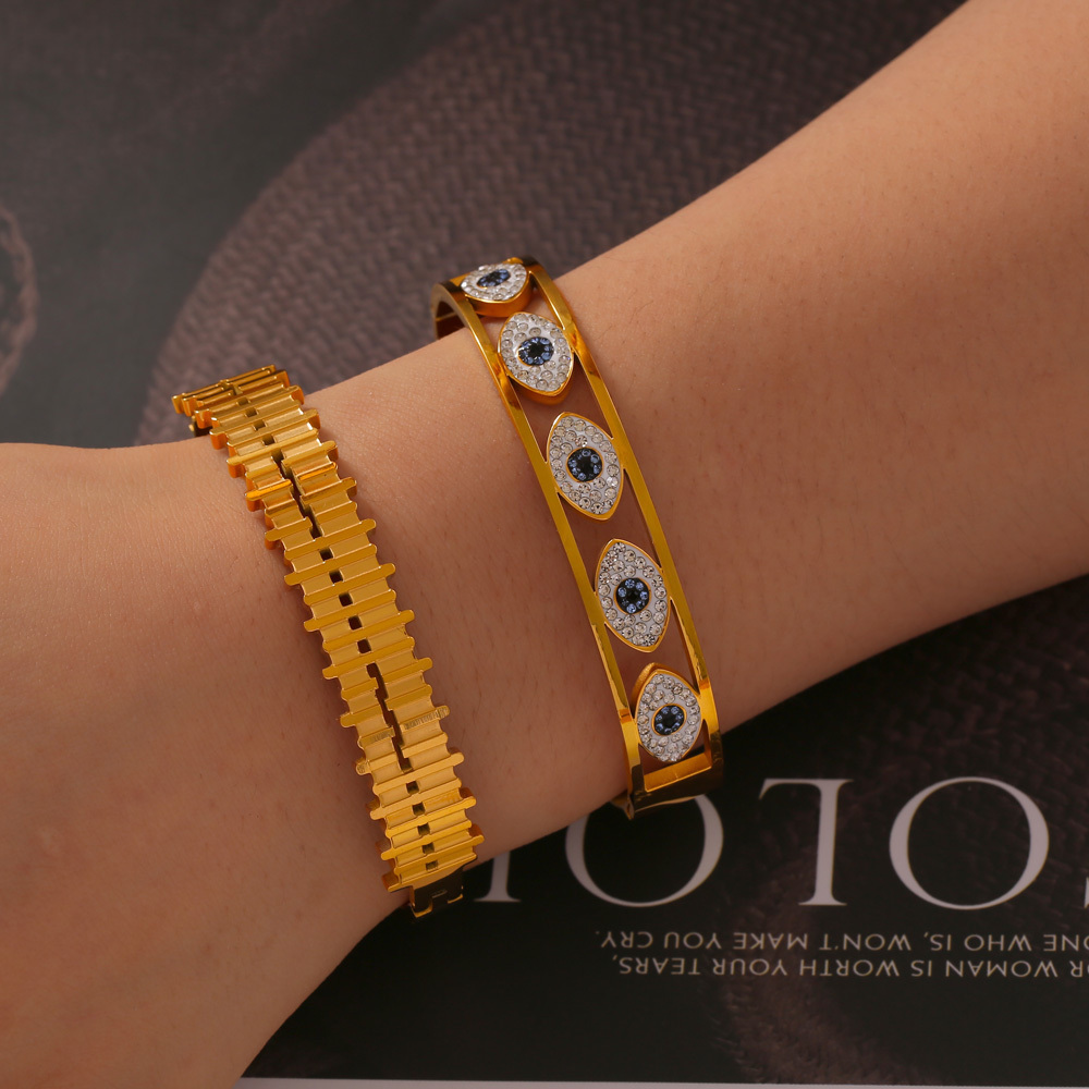 Stylish commuter all-accessory geometric texture design with diamond drop oil titanium steel gold-plated bracelet