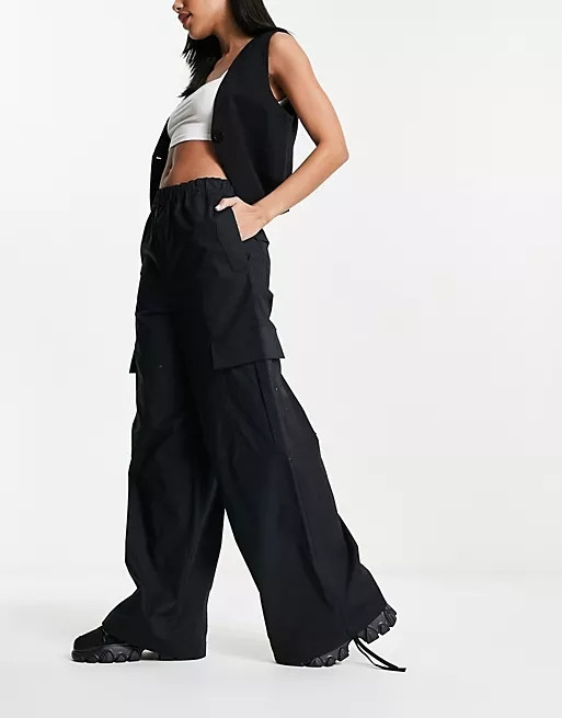 2023 OEM High Quality Custom Outdoor Streetwear Drawstring Loose wide leg Oversized Cotton Baggy Parachute Cargo pants for Women