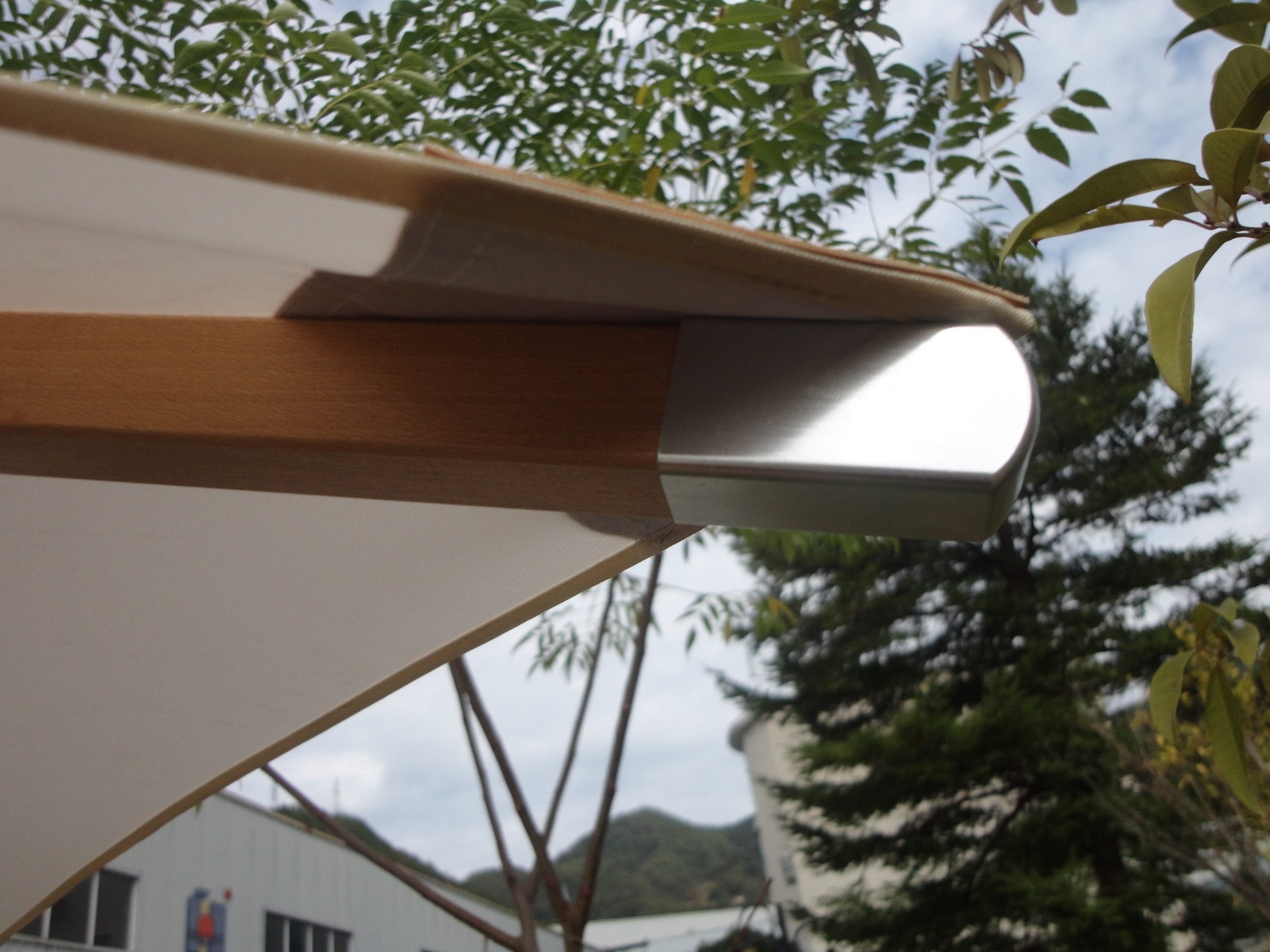 Sustainable 3.5x3.5m Wooden Parasol Umbrella for Outdoor Patio Customized Printing for Hotels Restaurant Cafe