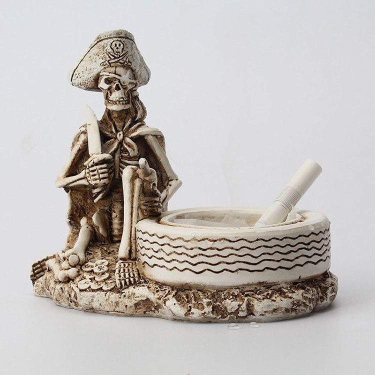 Hot Sales Smoking Cigar Resin White Viking Ash tray Halloween Decorations Tobacco Cool Man Skeleton Pirate Ashtray