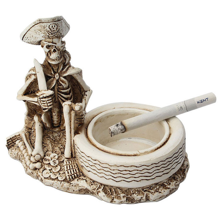 Hot Sales Smoking Cigar Resin White Viking Ash tray Halloween Decorations Tobacco Cool Man Skeleton Pirate Ashtray