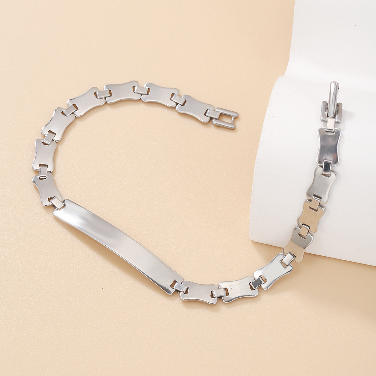 New Design Women Heart Bracelet Stainless Steel Bracelet With Engraved Metal Plates Bracelet