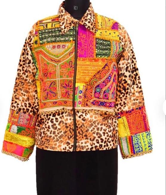 Beautiful Banjara Bohemian  Boho Shirt With Patch Work On it   Hermosa camisa bohemia bohemia de Banjara con parches en ella