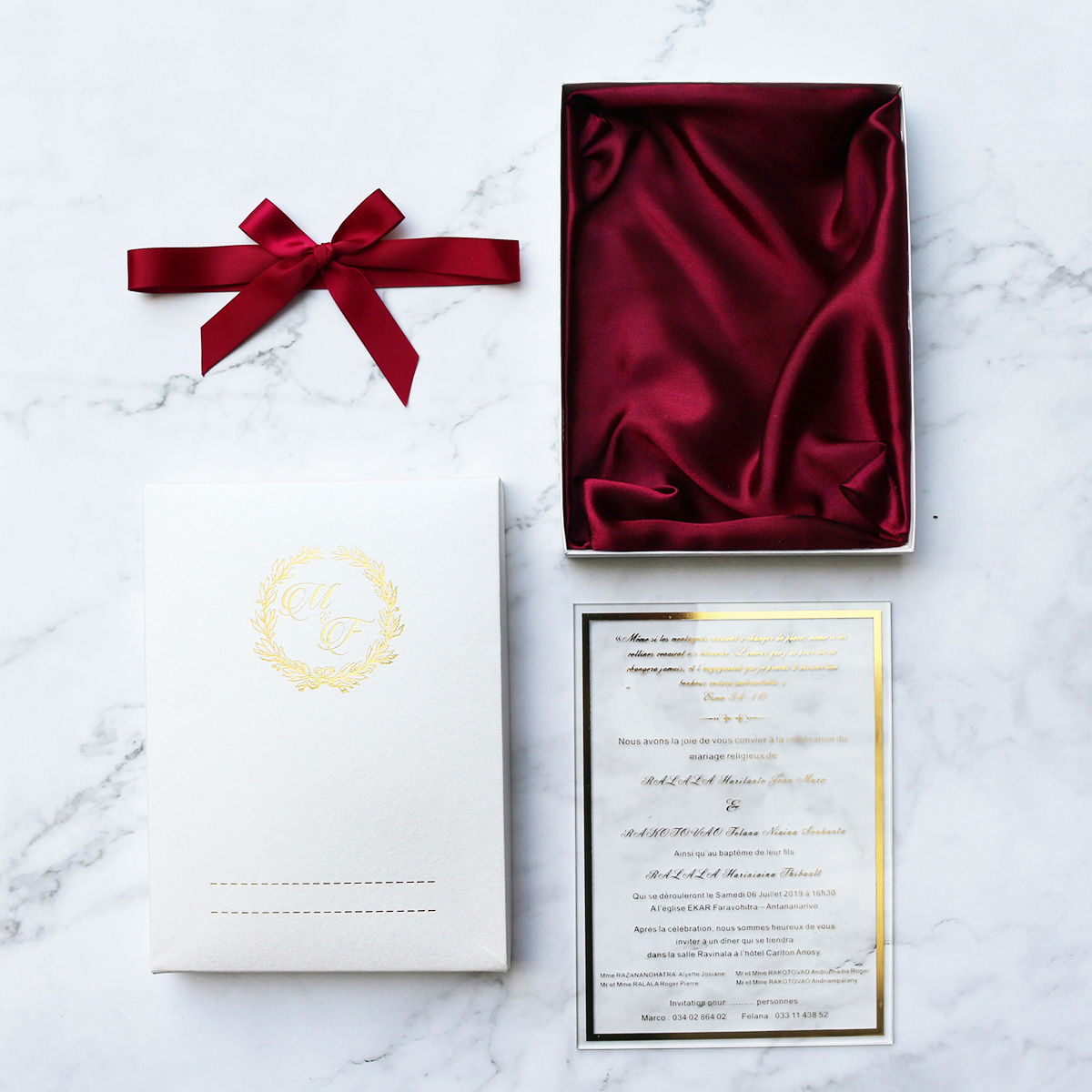 Luxury Transparent Acrylic Wedding Invitation Card Box with Burgundy Silk Tissue Decoration Inside