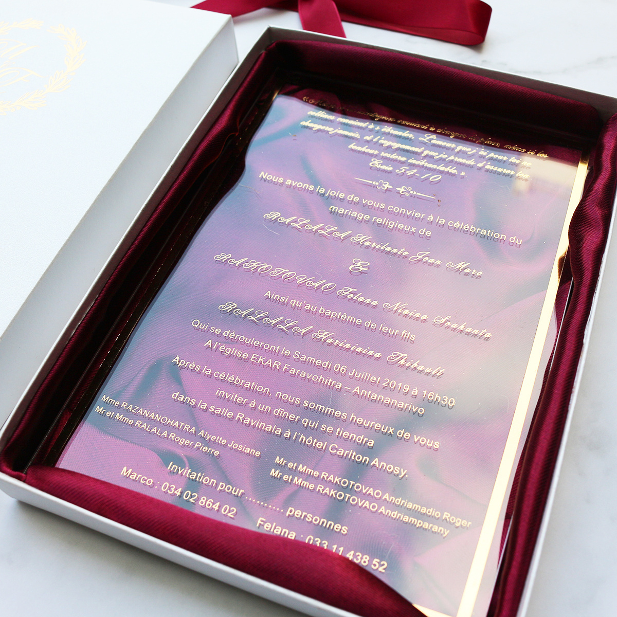 Luxury Transparent Acrylic Wedding Invitation Card Box with Burgundy Silk Tissue Decoration Inside