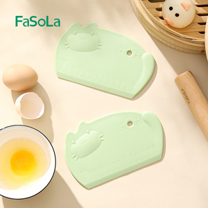 FaSoLa Plastic Dough Cutter Bread Dough Bench Bowl Scraper Multipurpose Food Scrappers for Bread Dough Cake Fondant Icing